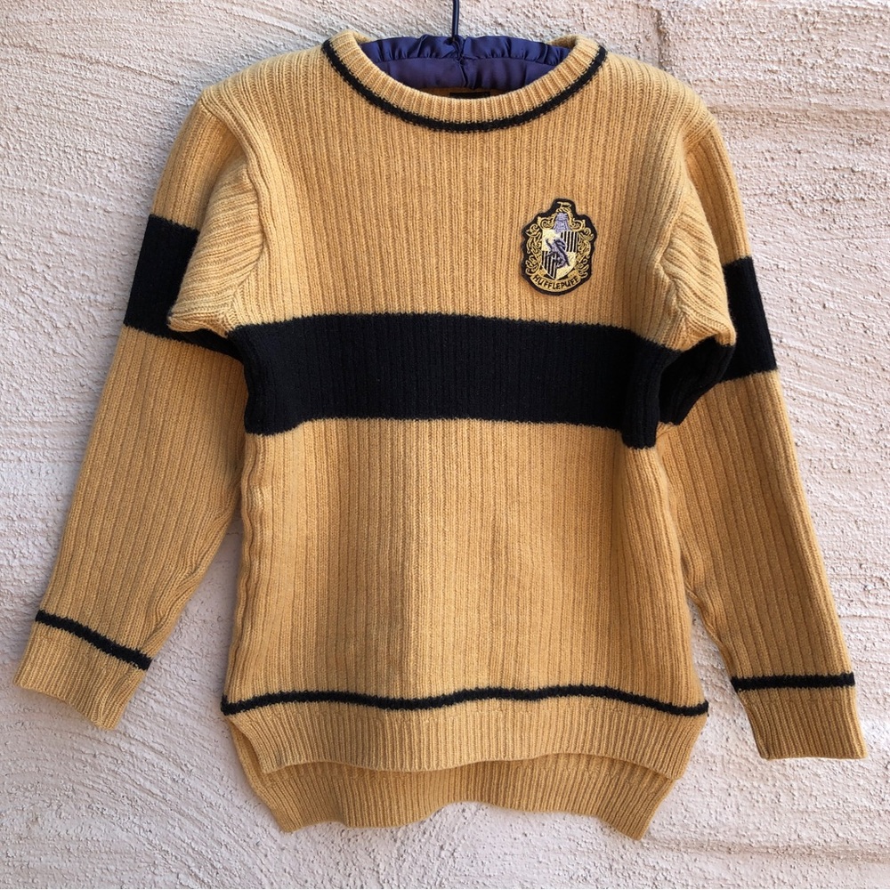 Warner Bros. Harry Potter Mustard/Black Hufflepuff Quidditch Sweater. Size- S